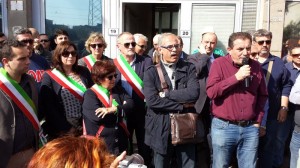 Gabrielli interviene davanti alla portineria Lucchini